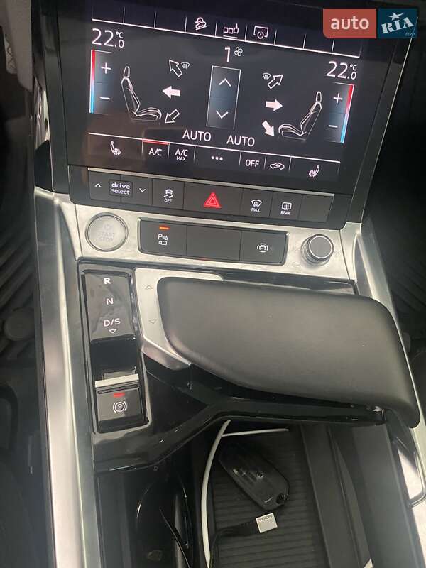 Позашляховик / Кросовер Audi e-tron 2020 в Ірпені