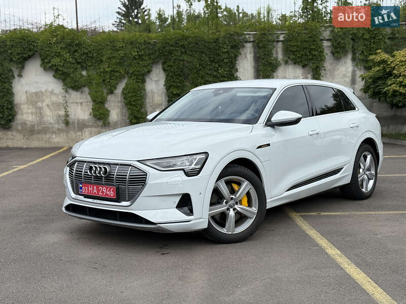 Позашляховик / Кросовер Audi e-tron 2021 в Рівному