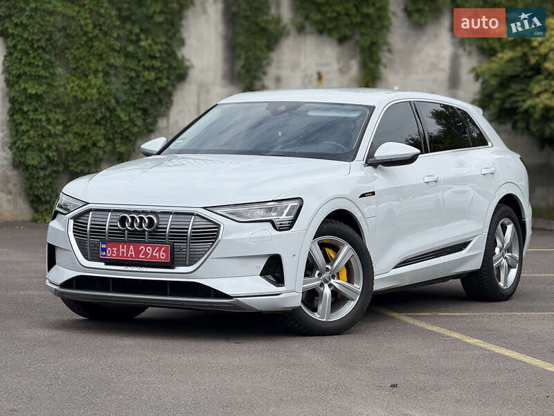 Позашляховик / Кросовер Audi e-tron 2021 в Рівному