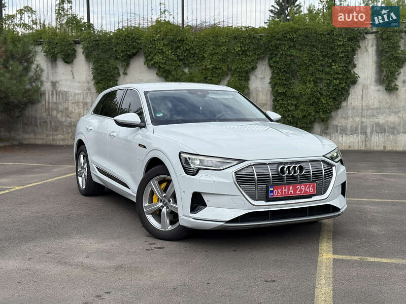 Позашляховик / Кросовер Audi e-tron 2021 в Рівному