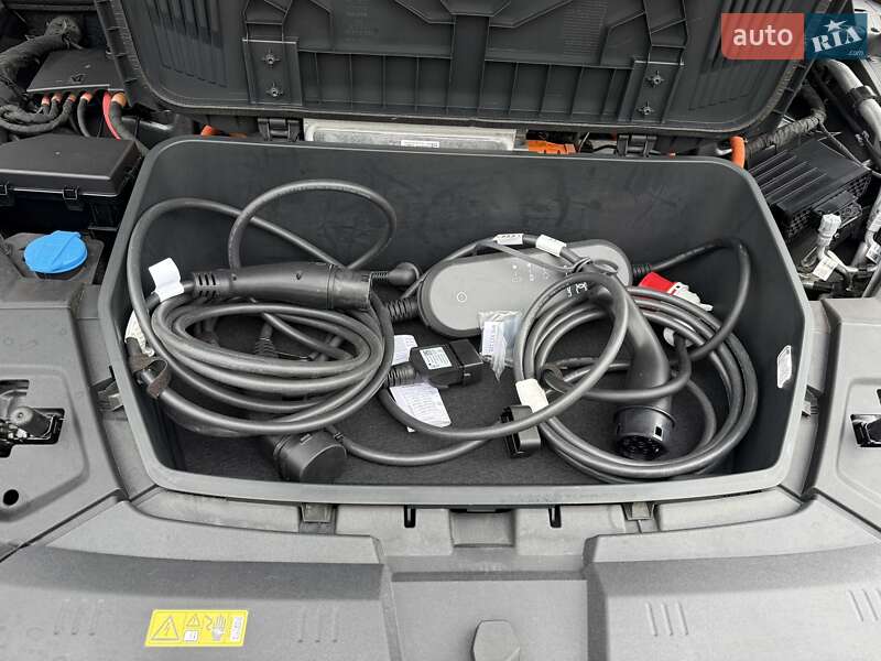 Позашляховик / Кросовер Audi e-tron 2020 в Красилові