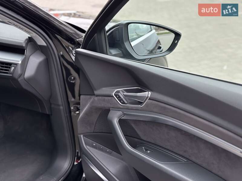 Внедорожник / Кроссовер Audi e-tron 2019 в Ужгороде