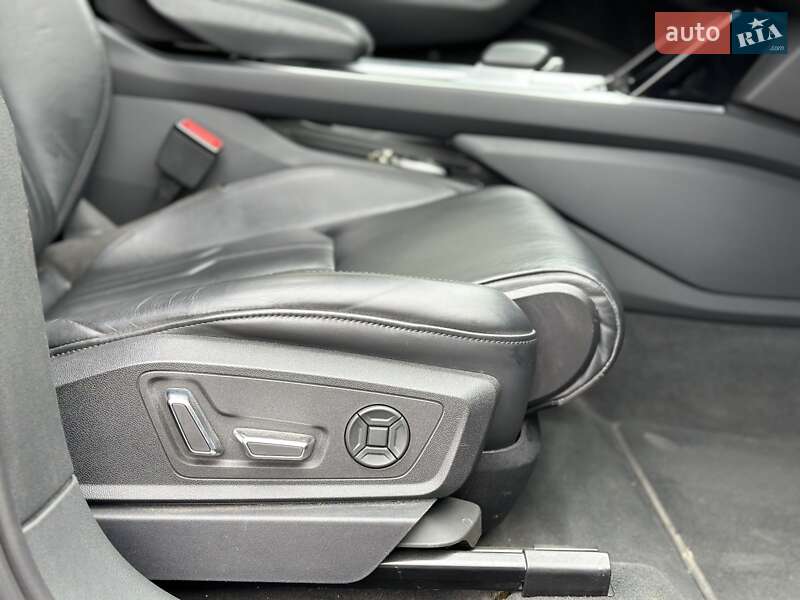 Внедорожник / Кроссовер Audi e-tron 2019 в Ужгороде