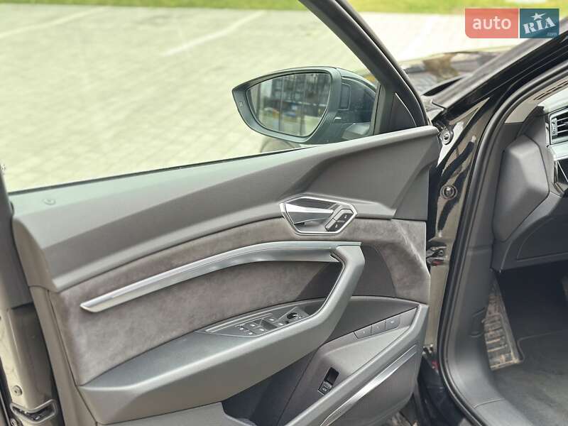 Внедорожник / Кроссовер Audi e-tron 2019 в Ужгороде