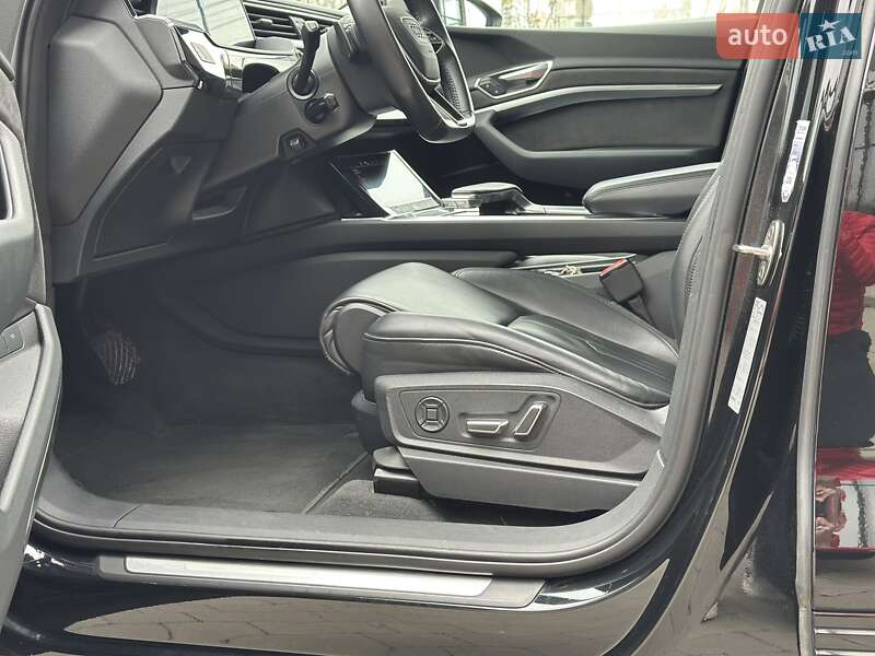 Внедорожник / Кроссовер Audi e-tron 2019 в Ужгороде