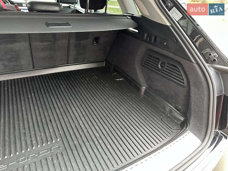 Внедорожник / Кроссовер Audi e-tron 2019 в Ужгороде