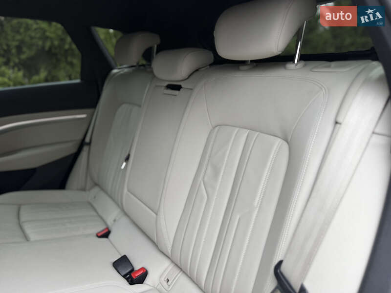 Позашляховик / Кросовер Audi e-tron 2021 в Тернополі