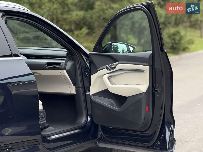 Позашляховик / Кросовер Audi e-tron 2021 в Тернополі