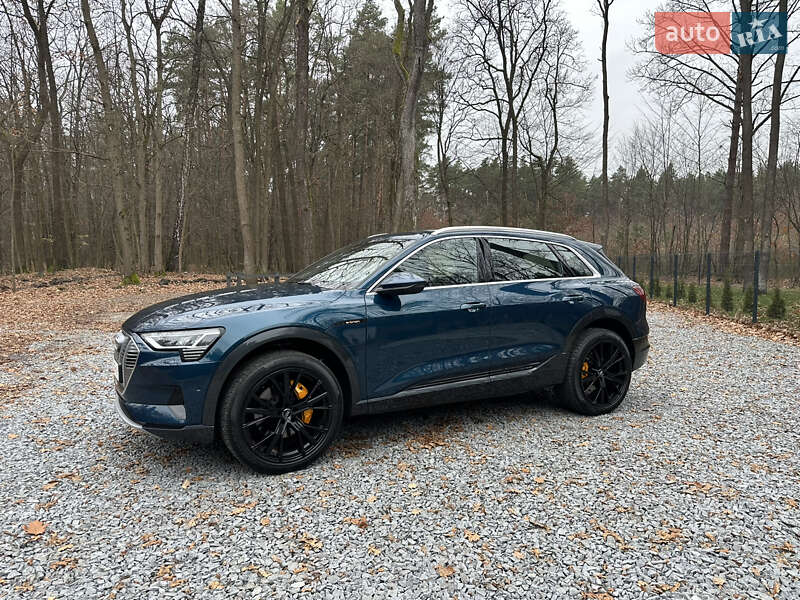 Внедорожник / Кроссовер Audi e-tron 2019 в Киеве