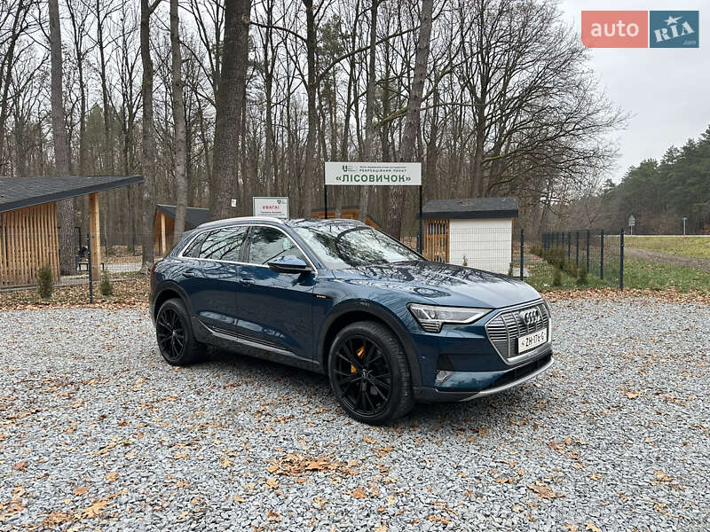 Внедорожник / Кроссовер Audi e-tron 2019 в Киеве