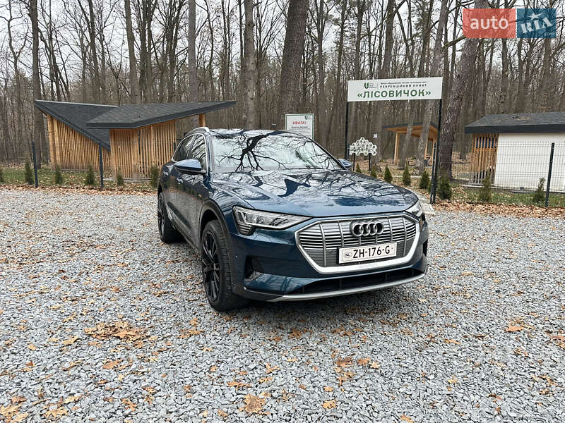Внедорожник / Кроссовер Audi e-tron 2019 в Киеве
