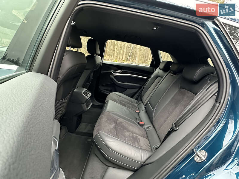 Внедорожник / Кроссовер Audi e-tron 2019 в Киеве