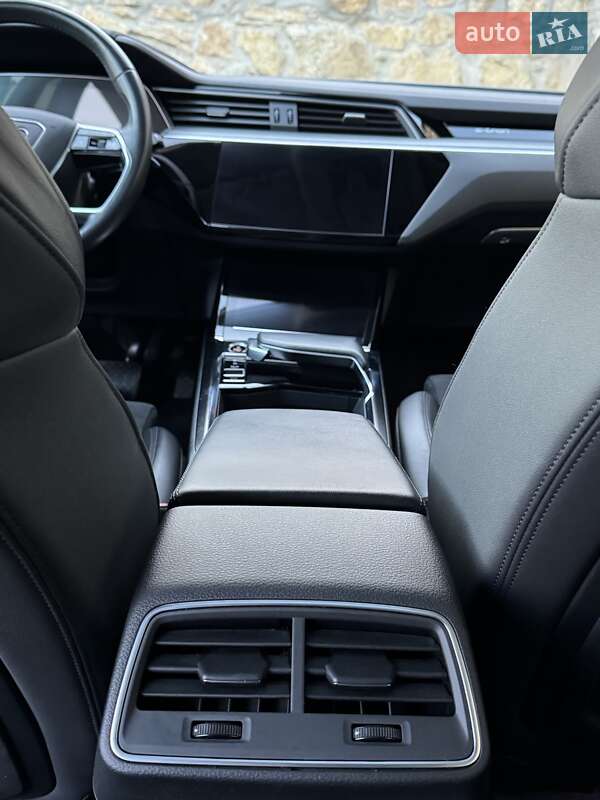 Внедорожник / Кроссовер Audi e-tron 2020 в Ровно