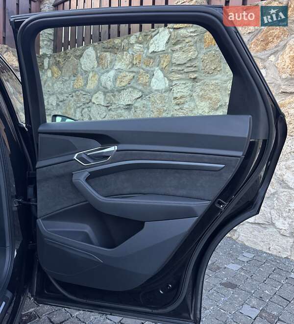 Внедорожник / Кроссовер Audi e-tron 2020 в Ровно