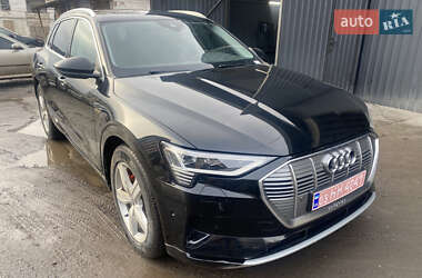 Внедорожник / Кроссовер Audi e-tron 2019 в Дубно