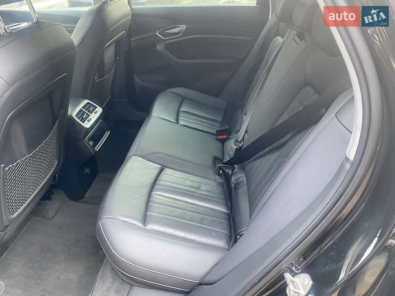 Внедорожник / Кроссовер Audi e-tron 2019 в Дубно фото 8 Внедорожник / Кроссовер Audi e-tron 2019 в Дубно