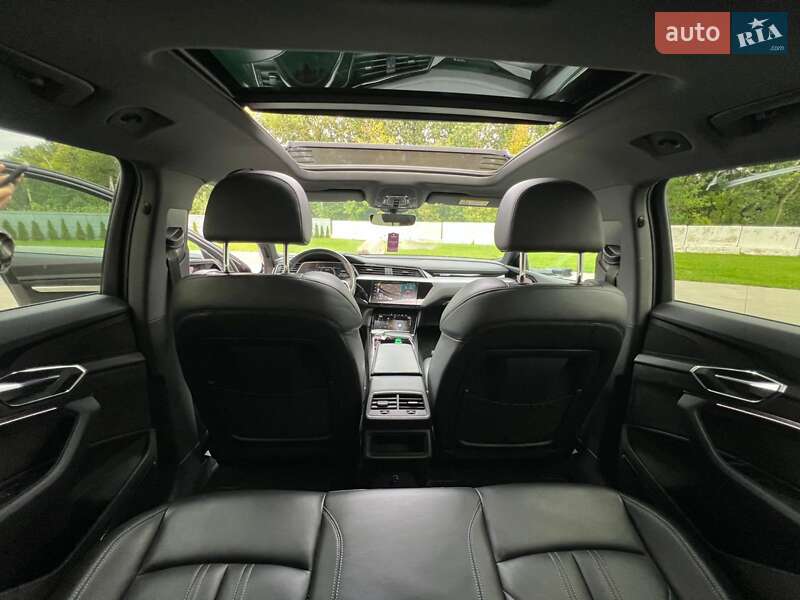 Позашляховик / Кросовер Audi e-tron 2021 в Дніпрі