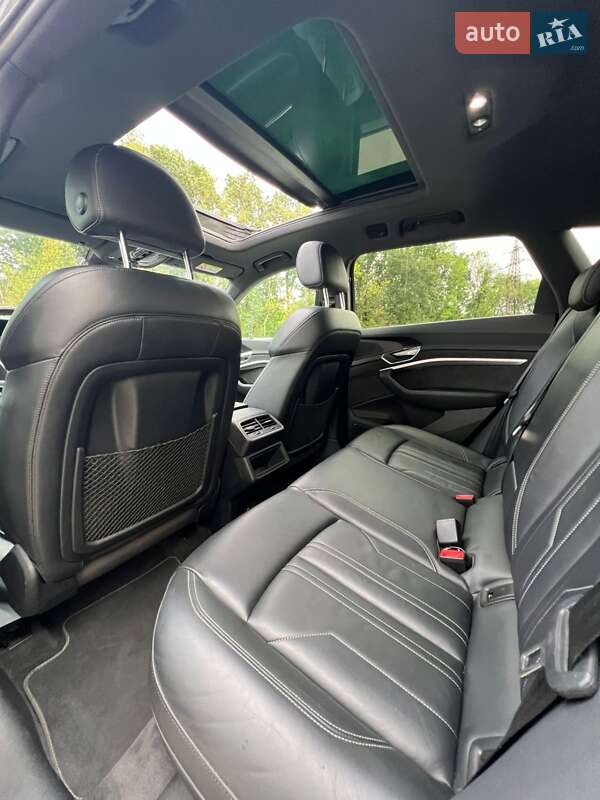 Позашляховик / Кросовер Audi e-tron 2021 в Дніпрі