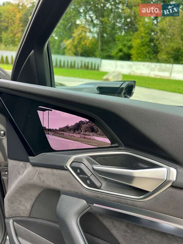 Позашляховик / Кросовер Audi e-tron 2021 в Дніпрі