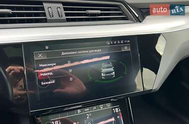 Позашляховик / Кросовер Audi e-tron 2021 в Дніпрі
