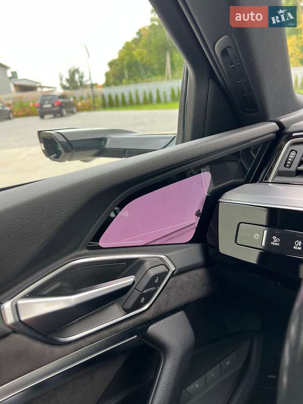 Позашляховик / Кросовер Audi e-tron 2021 в Дніпрі