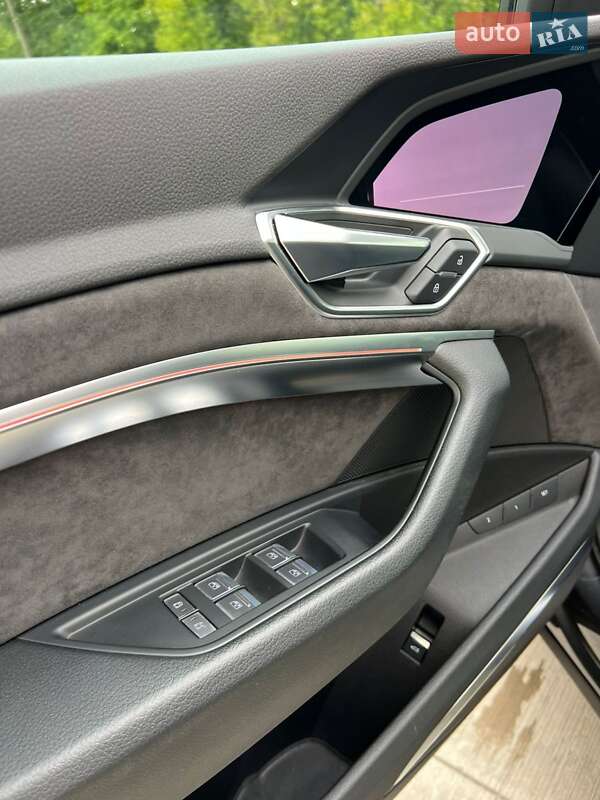 Позашляховик / Кросовер Audi e-tron 2021 в Дніпрі