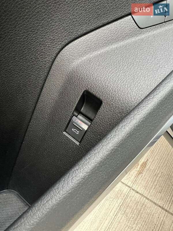 Позашляховик / Кросовер Audi e-tron 2021 в Дніпрі