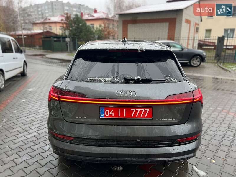 Позашляховик / Кросовер Audi e-tron 2021 в Дніпрі