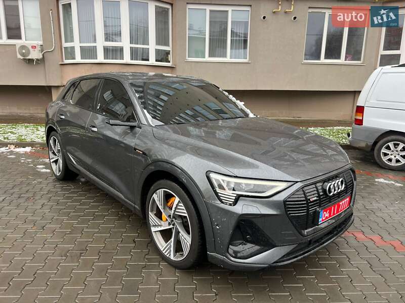 Audi e-tron, фото з оголошення
