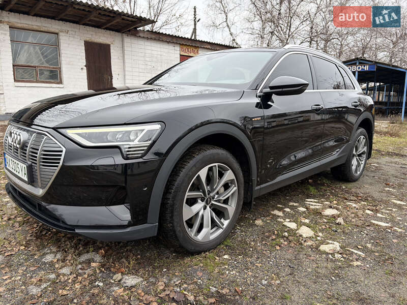 Позашляховик / Кросовер Audi e-tron 2021 в Зміїві