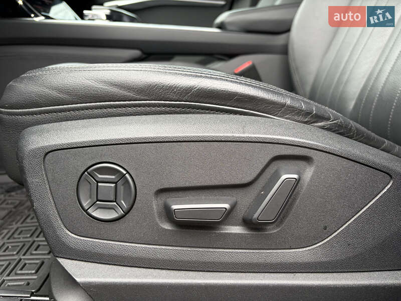 Позашляховик / Кросовер Audi e-tron 2021 в Зміїві