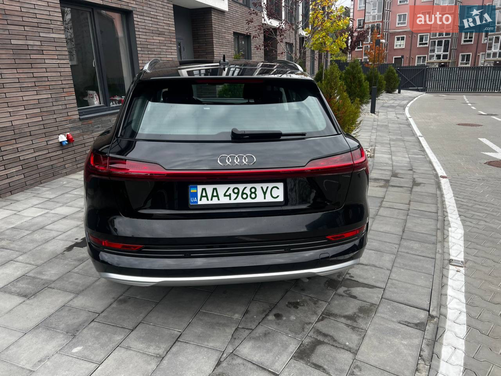 2019 Audi e-tron - мініатюра 3