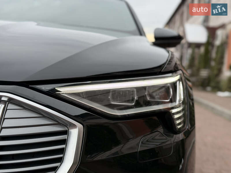 Позашляховик / Кросовер Audi e-tron 2020 в Стрию