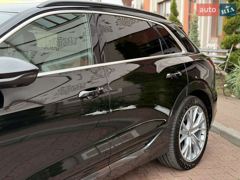 Позашляховик / Кросовер Audi e-tron 2020 в Стрию