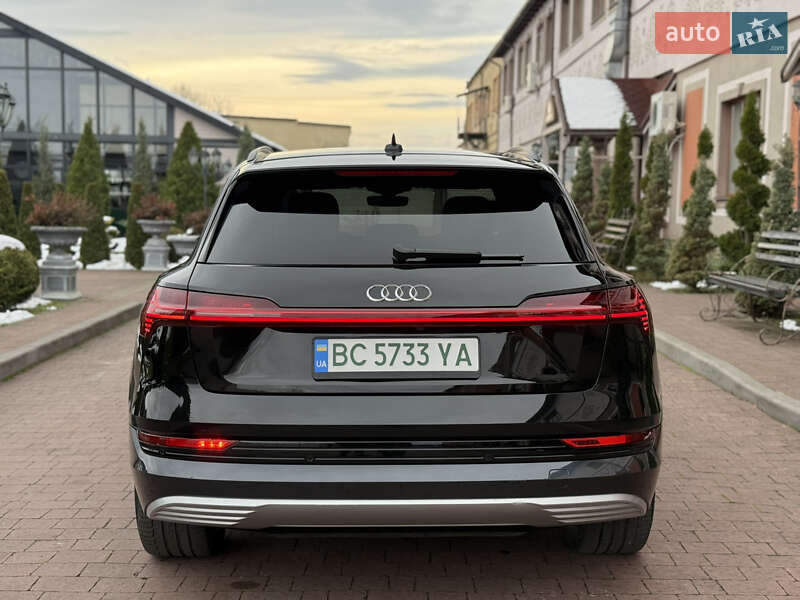 Позашляховик / Кросовер Audi e-tron 2020 в Стрию