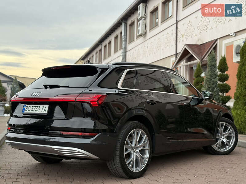 Позашляховик / Кросовер Audi e-tron 2020 в Стрию