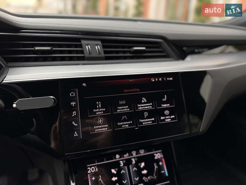 Позашляховик / Кросовер Audi e-tron 2020 в Стрию