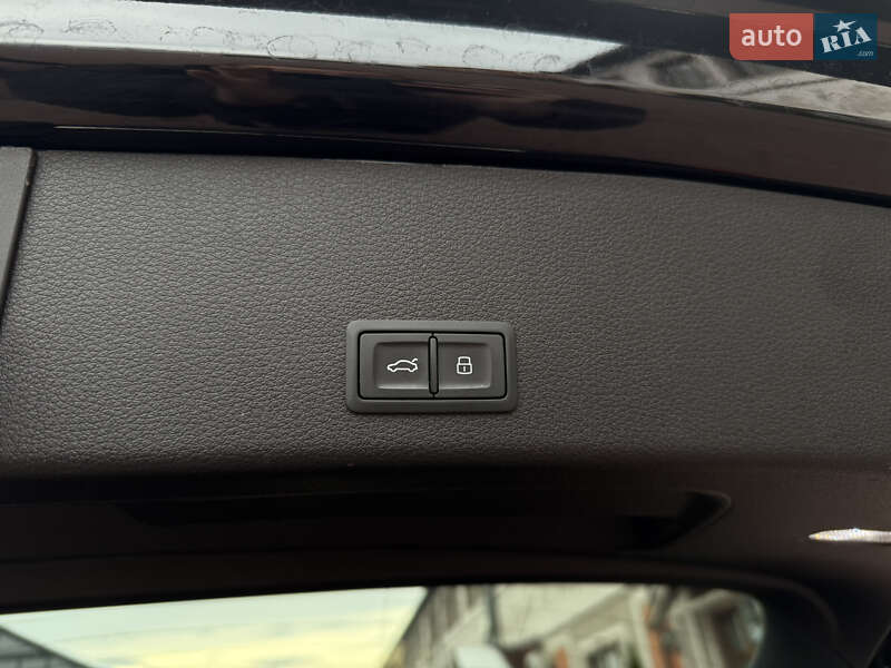 Позашляховик / Кросовер Audi e-tron 2020 в Стрию