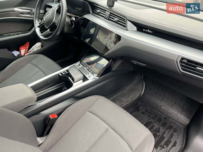 Внедорожник / Кроссовер Audi e-tron 2020 в Городке