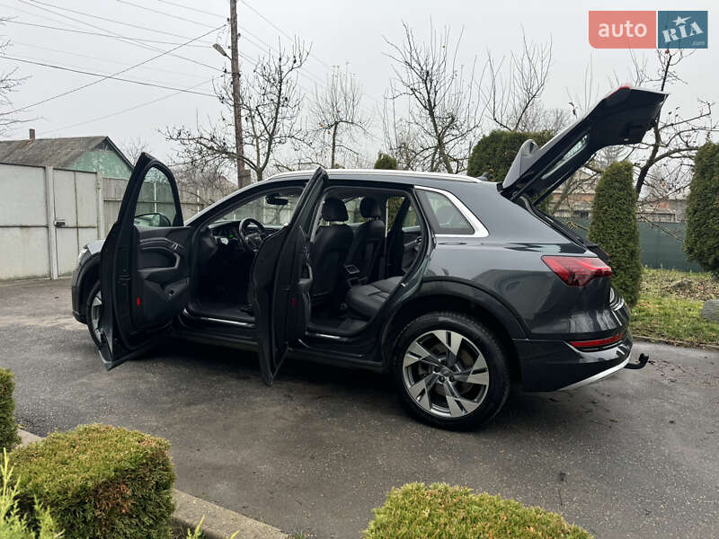 Позашляховик / Кросовер Audi e-tron 2020 в Харкові фото 44 Позашляховик / Кросовер Audi e-tron 2020 в Харкові
