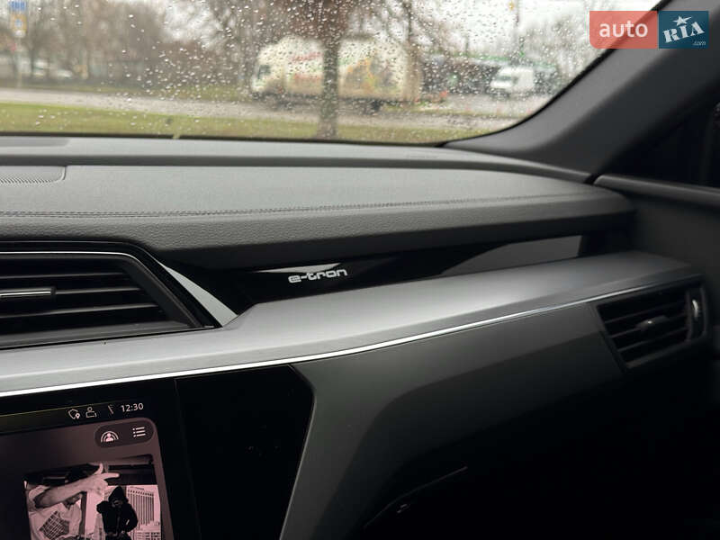 Внедорожник / Кроссовер Audi e-tron 2019 в Харькове