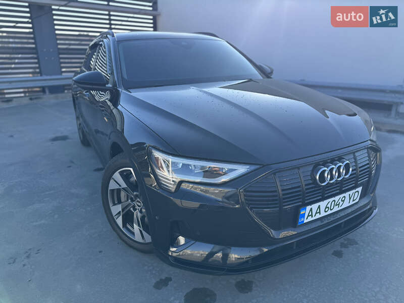 Внедорожник / Кроссовер Audi e-tron 2020 в Киеве