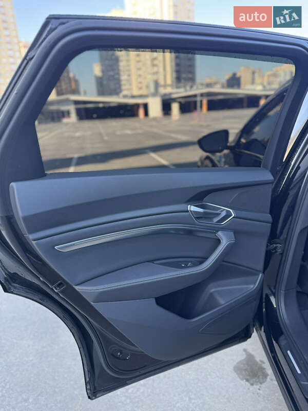 Внедорожник / Кроссовер Audi e-tron 2020 в Киеве