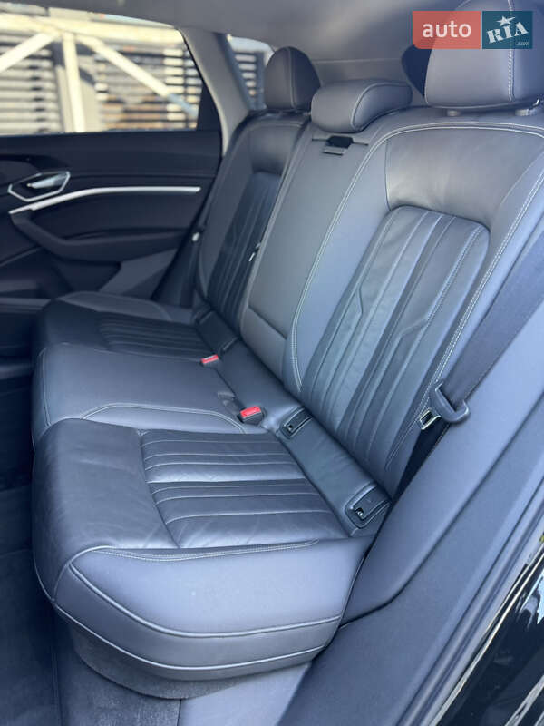 Внедорожник / Кроссовер Audi e-tron 2020 в Киеве