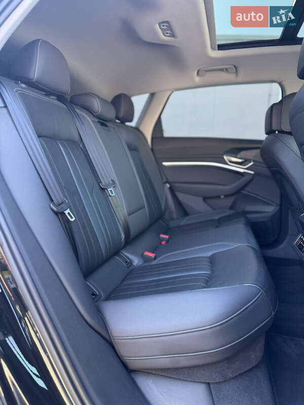 Внедорожник / Кроссовер Audi e-tron 2020 в Киеве