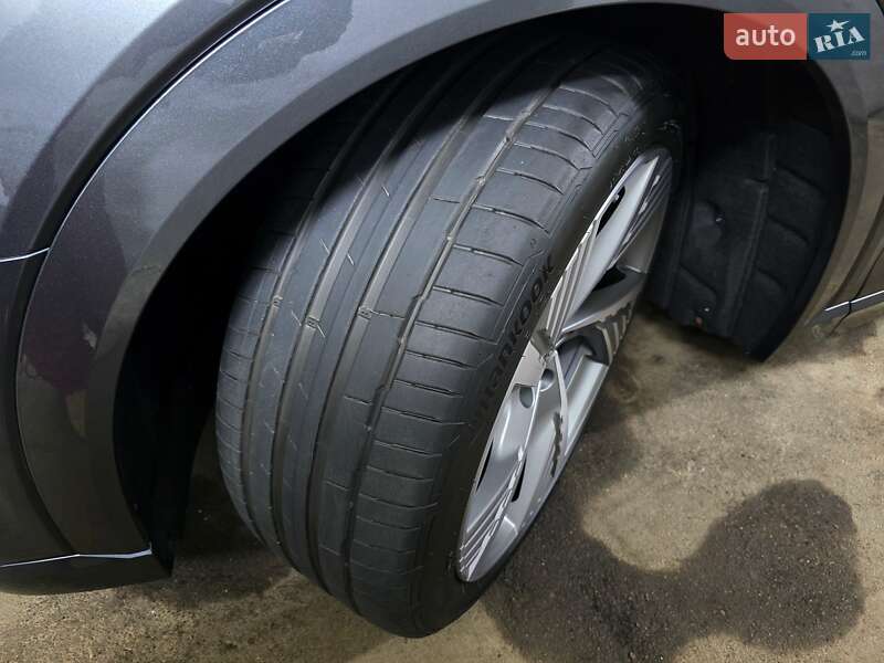 Внедорожник / Кроссовер Audi e-tron 2022 в Житомире