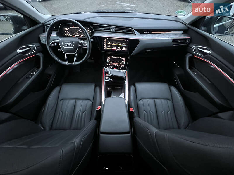 Позашляховик / Кросовер Audi e-tron 2022 в Луцьку