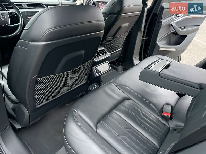 Внедорожник / Кроссовер Audi e-tron 2022 в Ровно фото 37 Внедорожник / Кроссовер Audi e-tron 2022 в Ровно