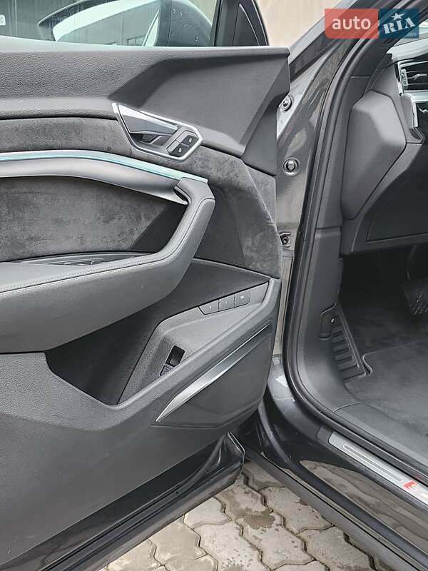 Внедорожник / Кроссовер Audi e-tron 2021 в Бориславе