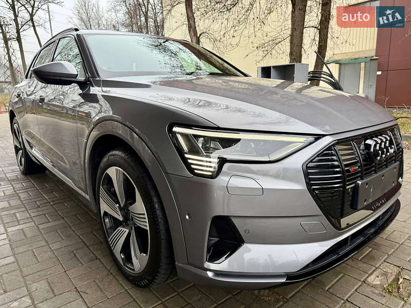 Внедорожник / Кроссовер Audi e-tron 2022 в Днепре фото 4 Внедорожник / Кроссовер Audi e-tron 2022 в Днепре